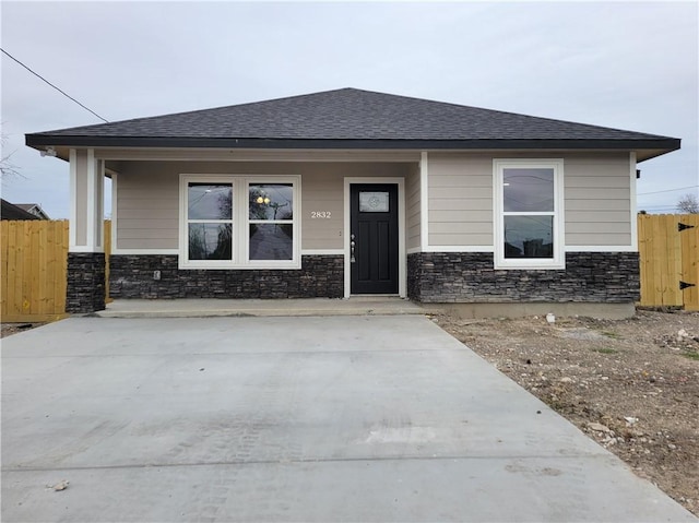 view of front of home featuring a porch