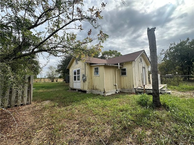 308 Mcguill St, Refugio, TX 78377 - view of home's exterior featuring an outbuilding