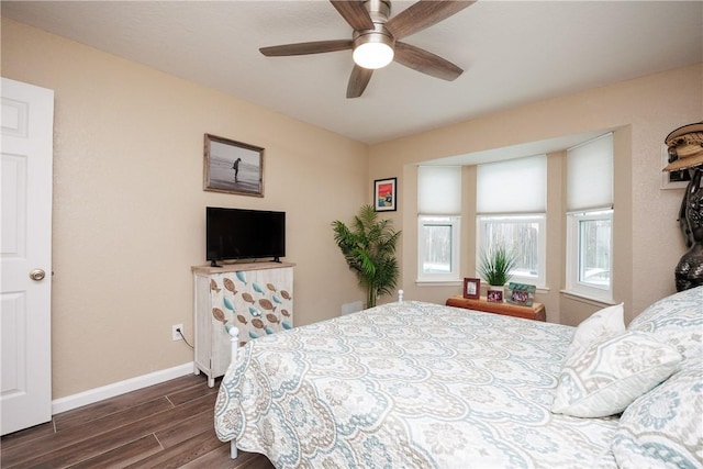 bedroom with ceiling fan