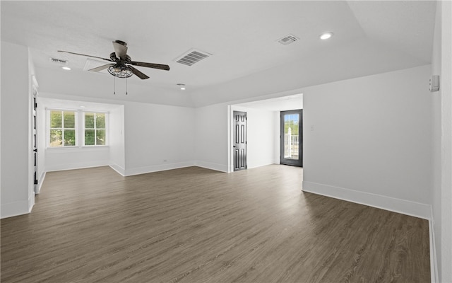 514 W 4th St, Sinton, TX 78387 - unfurnished room with plenty of natural light, a ceiling fan, dark wood-style flooring, recessed lighting, and baseboards