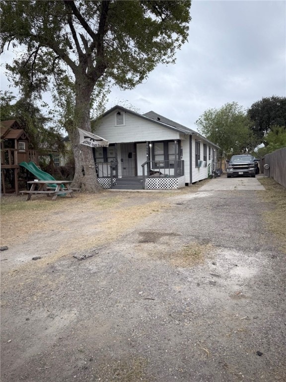 view of front of property