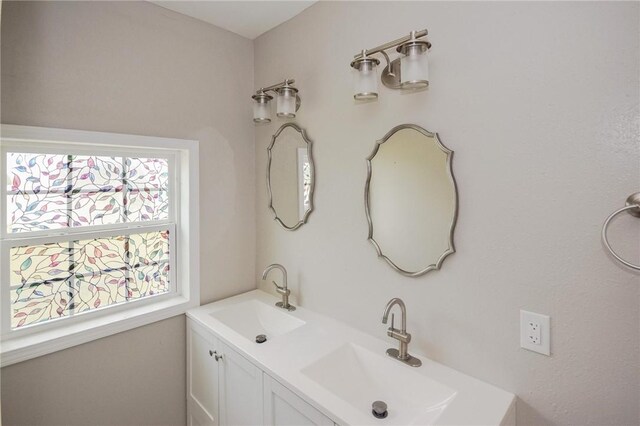 105 E Cornwall St, Rockport, TX 78382 - bathroom with double vanity