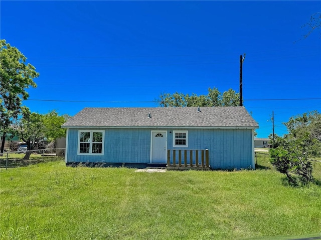 105 E Cornwall St, Rockport, TX 78382 - view of front of house
