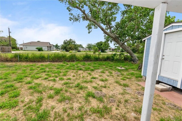 105 E Cornwall St, Rockport, TX 78382 - view of yard