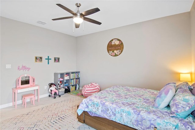 bedroom with ceiling fan