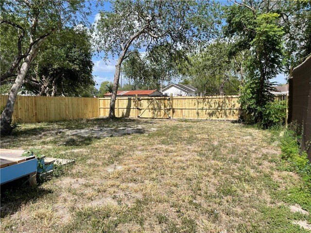 516 Sodville St, Sinton, TX 78387 - photo 11
