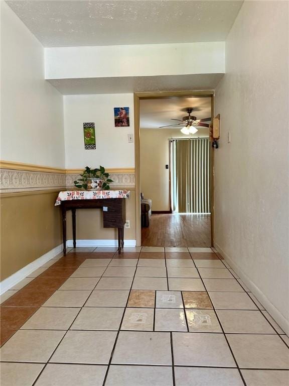 919 W W Ave Unit G, Kingsville, TX 78363 - corridor with light tile patterned flooring