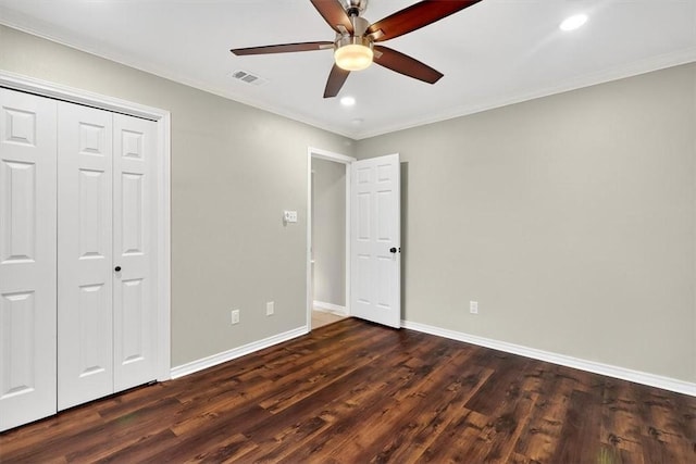 15341 Yardarm Ct, Corpus Christi, TX 78418 - unfurnished bedroom featuring ornamental molding, wood finished floors, a closet, recessed lighting, and a ceiling fan
