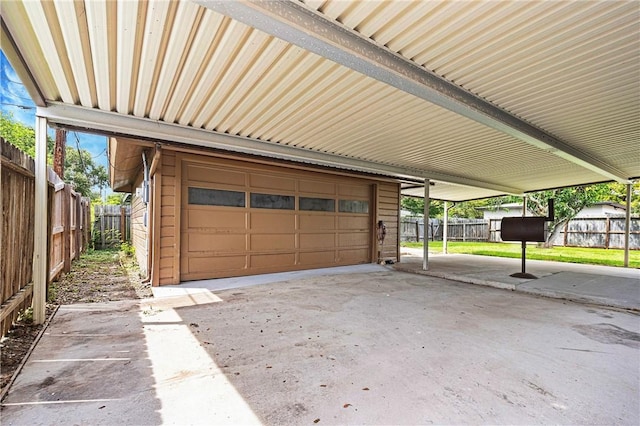 606 Grant Pl, Corpus Christi, TX 78411 - garage featuring a detached garage