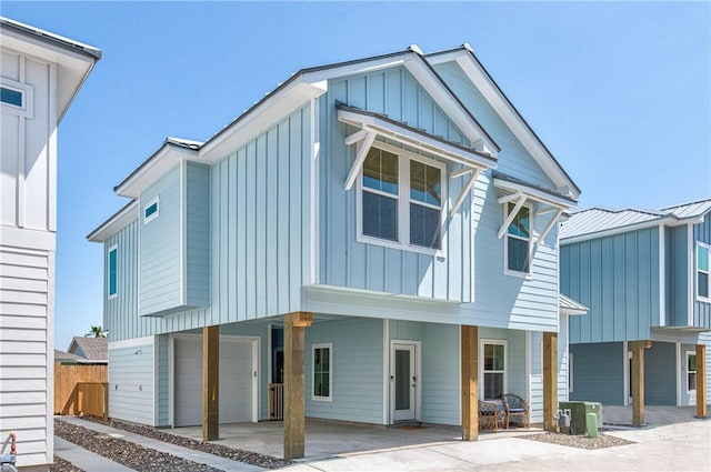 view of front of house featuring a garage