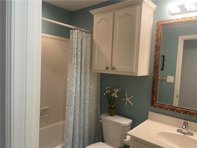 5413 Fisher Cir, Corpus Christi, TX 78413 - bathroom with vanity and shower / tub combo