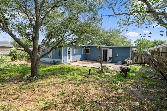 3730 Lincoln St, Corpus Christi, TX 78415 - back of property with a patio