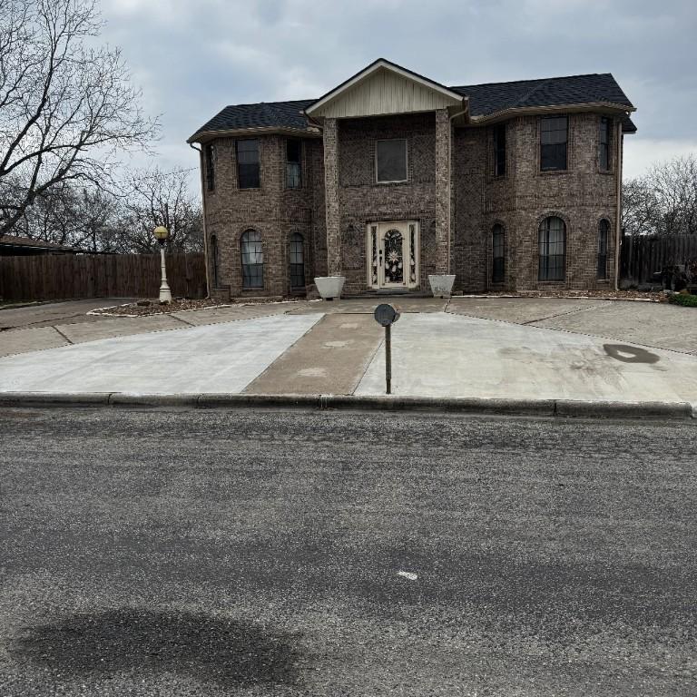 view of front of house