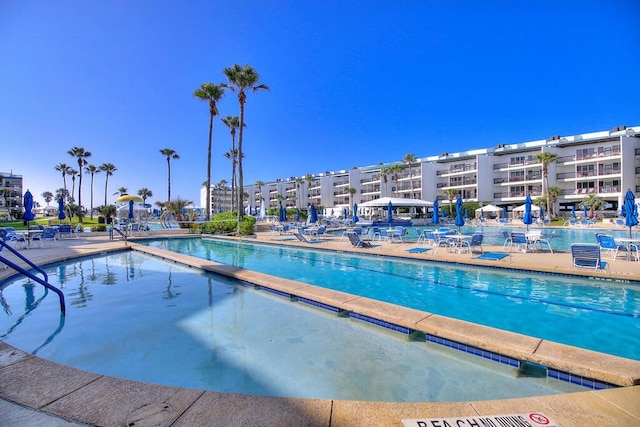 view of swimming pool