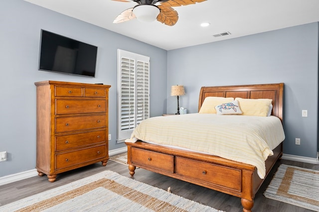 1819 Bay Shore Dr, Rockport, TX 78382 - bedroom featuring wood finished floors, baseboards, ceiling fan, and recessed lighting