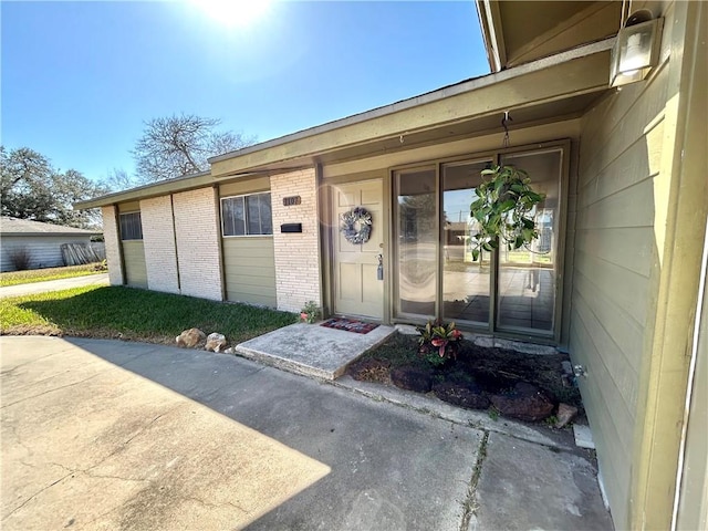 view of property entrance