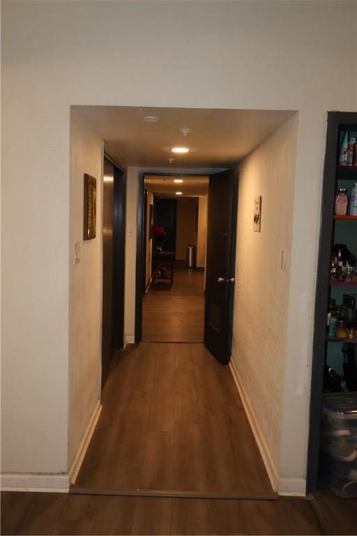 109 Kissling Ave, Robstown, TX 78380 - hall featuring baseboards and wood finished floors