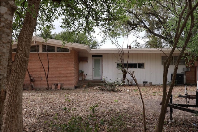 109 Kissling Ave, Robstown, TX 78380 - back of house with cooling unit