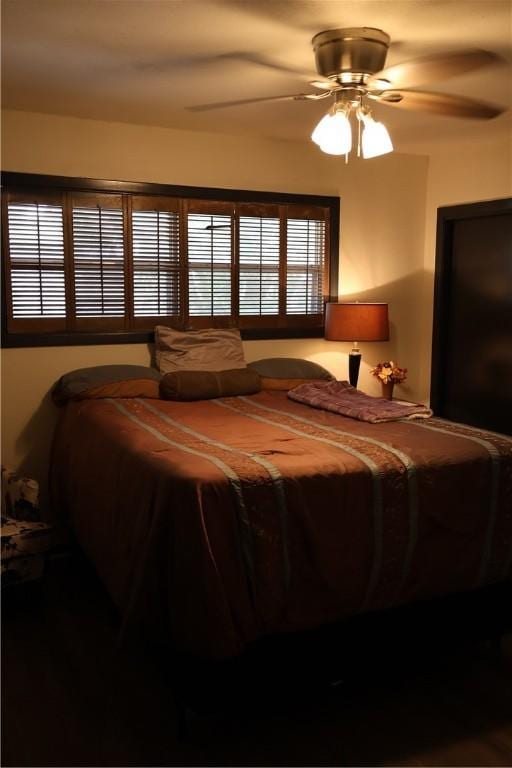 109 Kissling Ave, Robstown, TX 78380 - bedroom featuring a ceiling fan