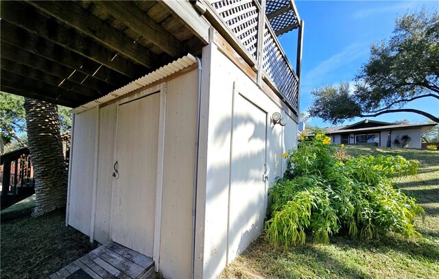 view of outbuilding