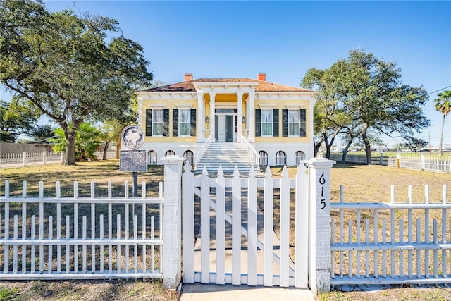 view of front of property