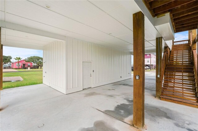 1007 S Live Oak St, Rockport, TX 78382 - basement featuring stairs