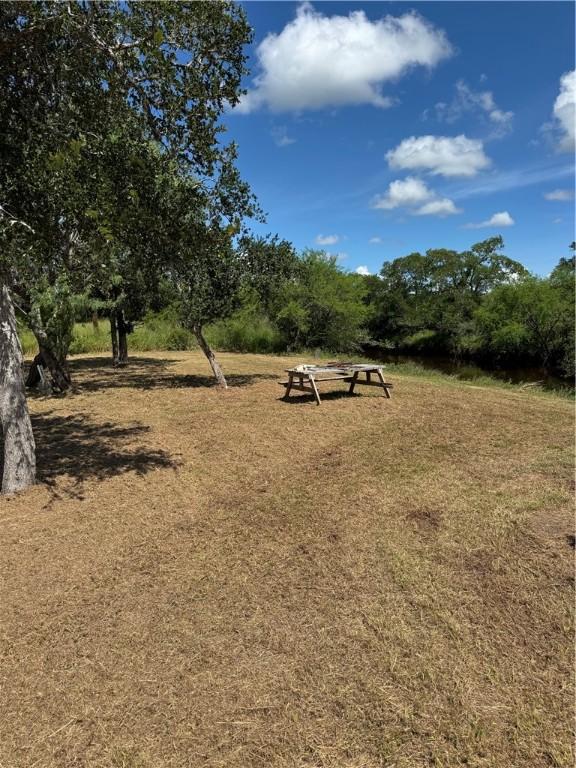 148 Luke Rd, Woodsboro, TX 78393