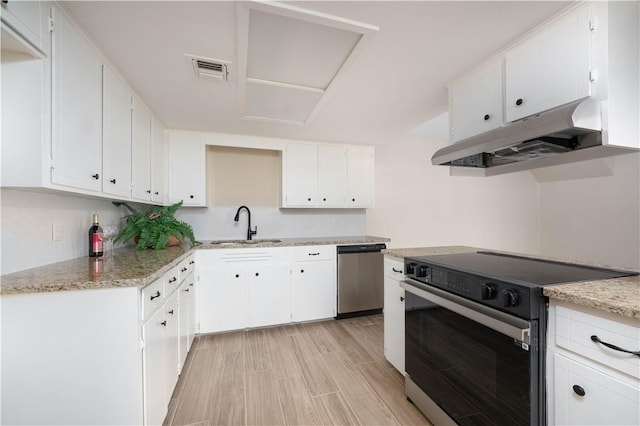 kitchen with under cabinet range hood, electric range, a sink, visible vents, and dishwasher