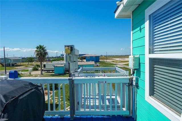 2001 S Doughty St, Rockport, TX 78382 - balcony featuring a grill