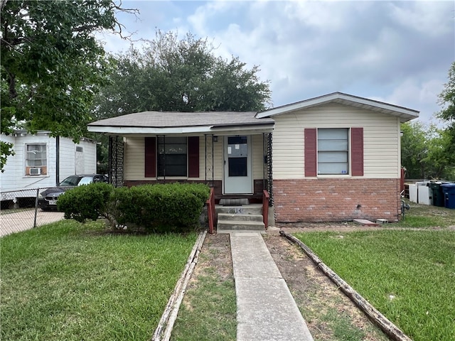 view of front of house with a front yard