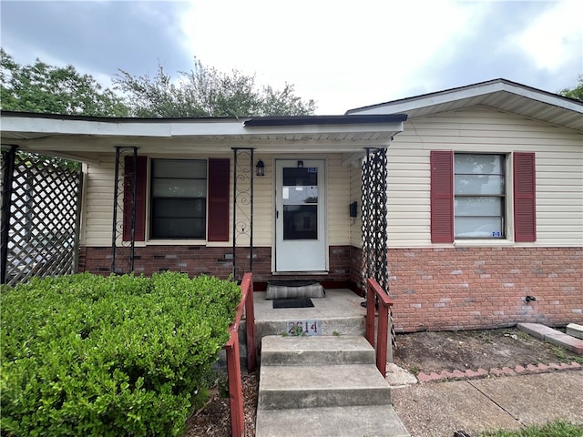 view of front of home featuring covered porch