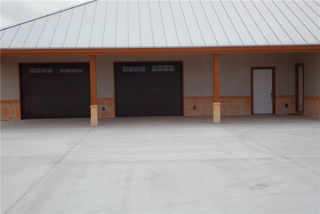 5334 Fm 1069th Rd N, Aransas Pass, TX 78336 - garage featuring concrete driveway