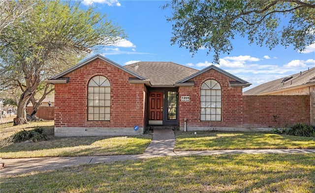 view of front of house with a front yard