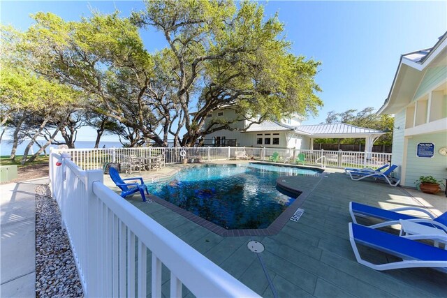 101 Boardwalk Ave, Rockport, TX 78382 - community pool featuring fence