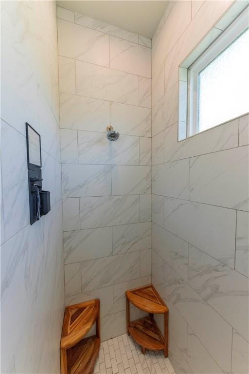 101 Boardwalk Ave, Rockport, TX 78382 - bathroom featuring tiled shower