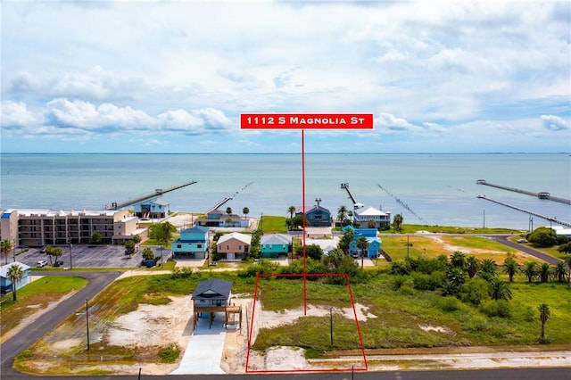 1112 S Magnolia St, Rockport, TX 78382
