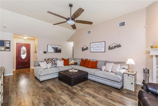 6309 Brianna Cir, Corpus Christi, TX 78414 - living area featuring a ceiling fan, wood finished floors, and vaulted ceiling