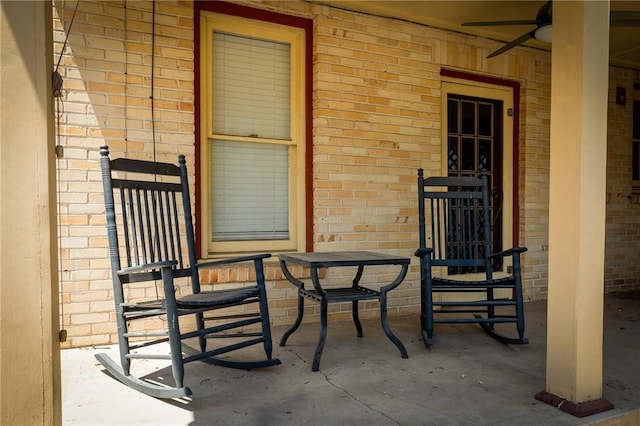 1107 N Adams St, Beeville, TX 78102 - view of patio / terrace with a ceiling fan