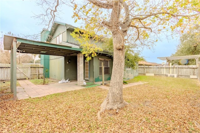 view of yard with a patio area