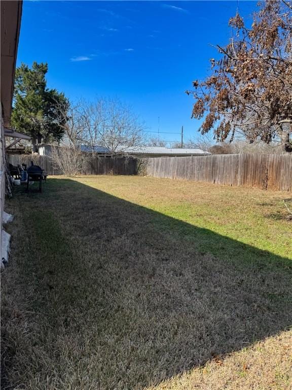 208 W Plasuela St, Refugio, TX 78377 - view of yard