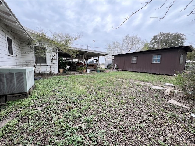 view of yard with cooling unit