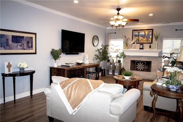 5113 Queens Ct, Corpus Christi, TX 78413 - living area featuring a ceiling fan, baseboards, dark wood finished floors, and crown molding