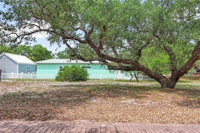 Listing photo 2 for 39 Old Cottage Beach Dr, Rockport TX 78382