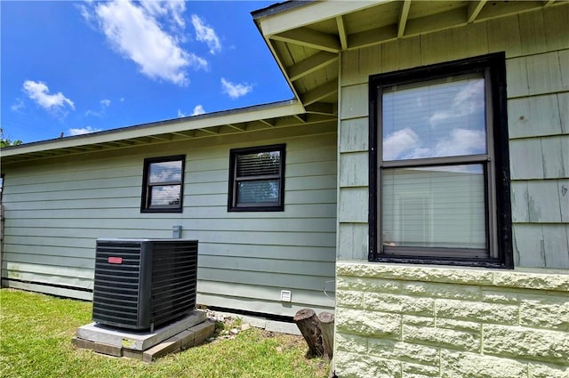 515 Deforrest St, Corpus Christi, TX 78404 - exterior view of a cooling unit