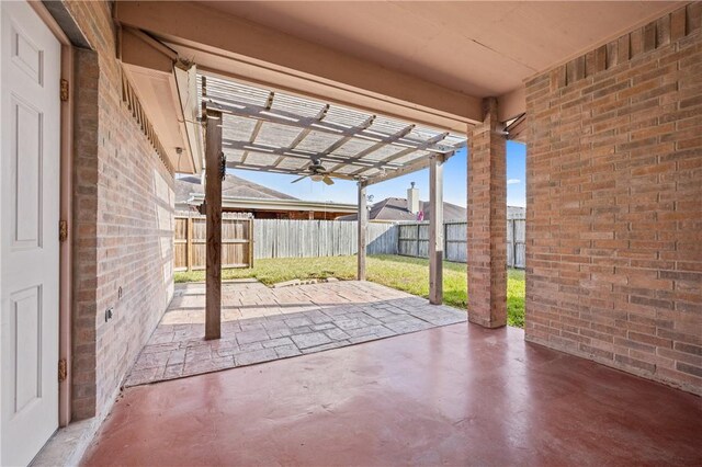 view of yard featuring a patio