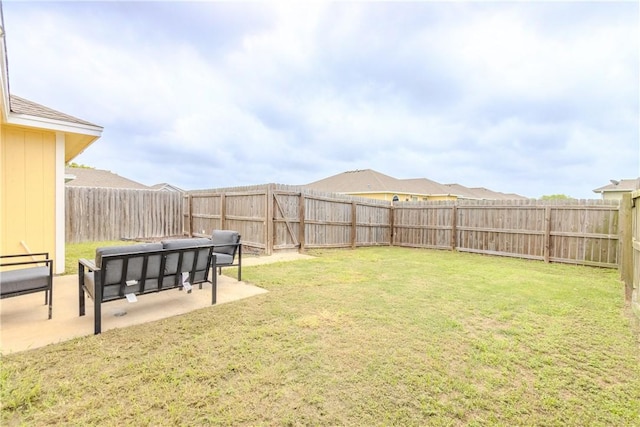 view of yard with a patio area