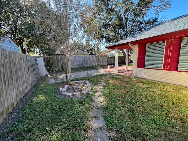 view of yard with a patio