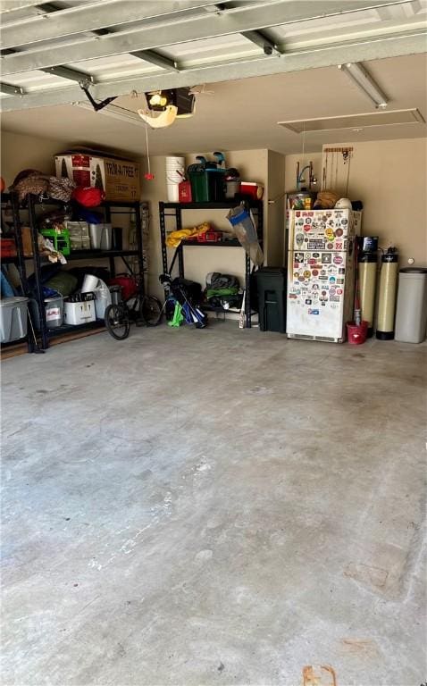 3921 Gladstone Dr, Corpus Christi, TX 78414 - garage featuring a garage door opener
