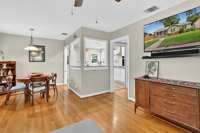 934 Cunningham St, Corpus Christi, TX 78411 - dining area featuring light wood-style floors and a ceiling fan
