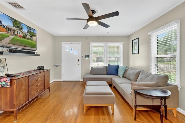934 Cunningham St, Corpus Christi, TX 78411 - living room with light wood-type flooring and a ceiling fan